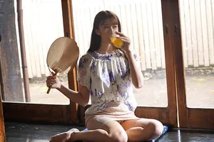 Mùa hè buồn chán ở quê chịch cô vợ gần nhà thiếu thốn vì lấy chồng già
